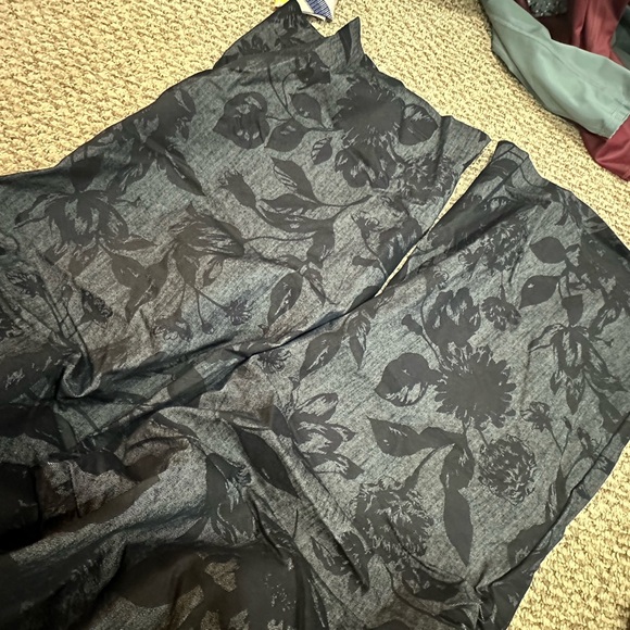 Floral Patterned Pants - Picture 2 of 4